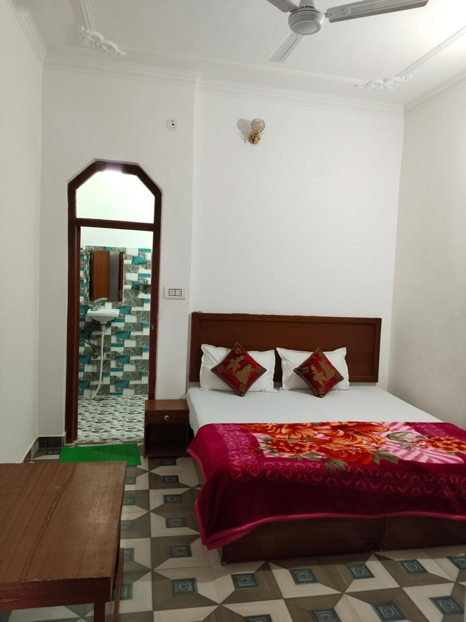 Rani Palace Khajuraho Bagian luar foto